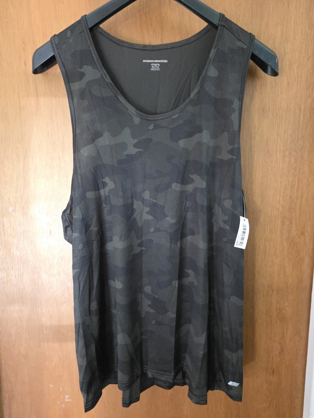 Amazon Essentials Men's Quick Dry Tech Stretch Active Sleeveless Gym Tank Top XL